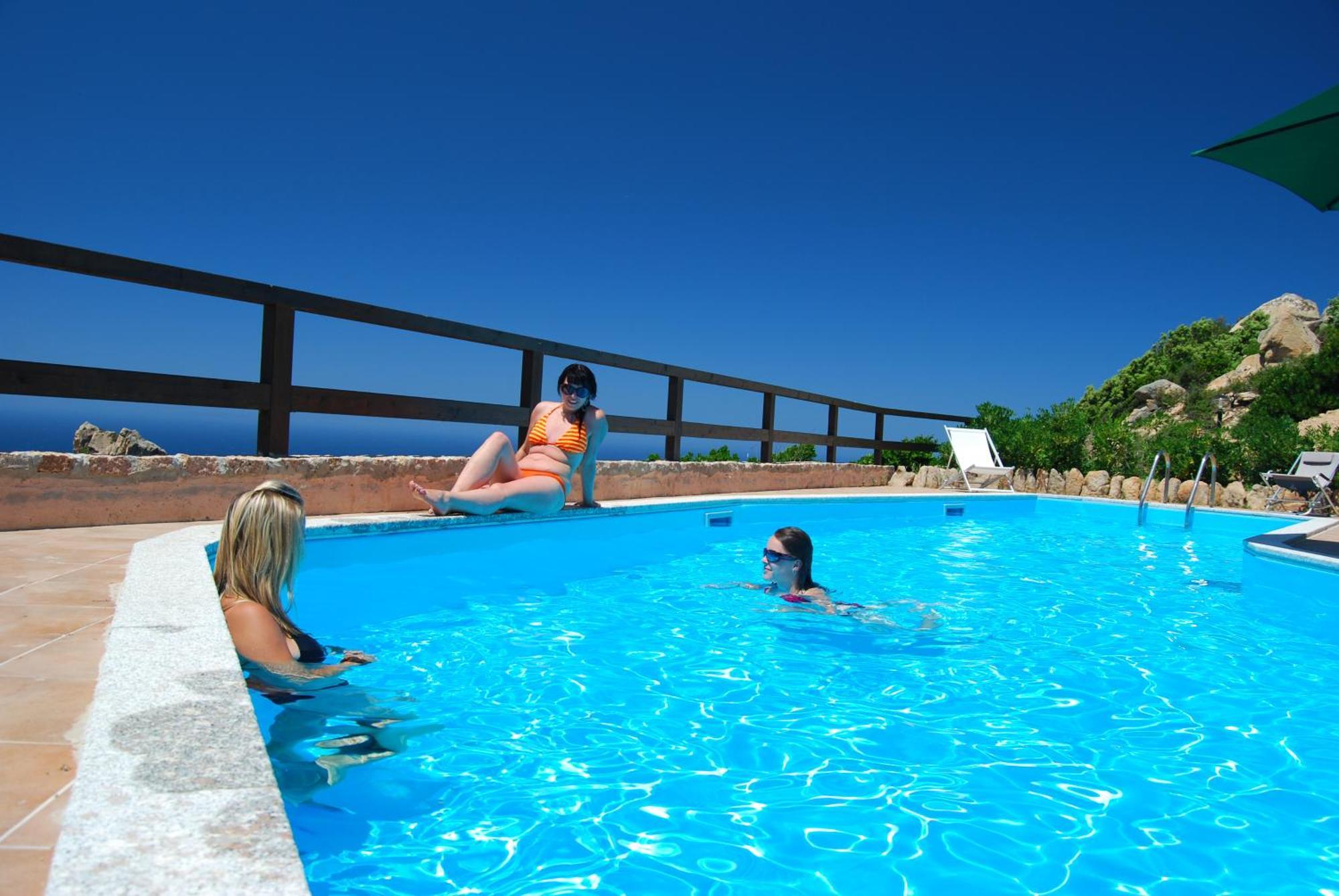 Aparthotel Gravina & *