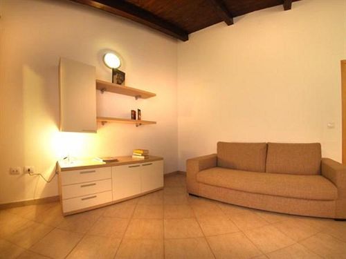 Aparthotel Gravina &